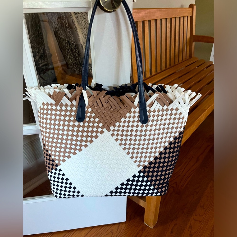 Handwoven neoprene fringe zippered totebag